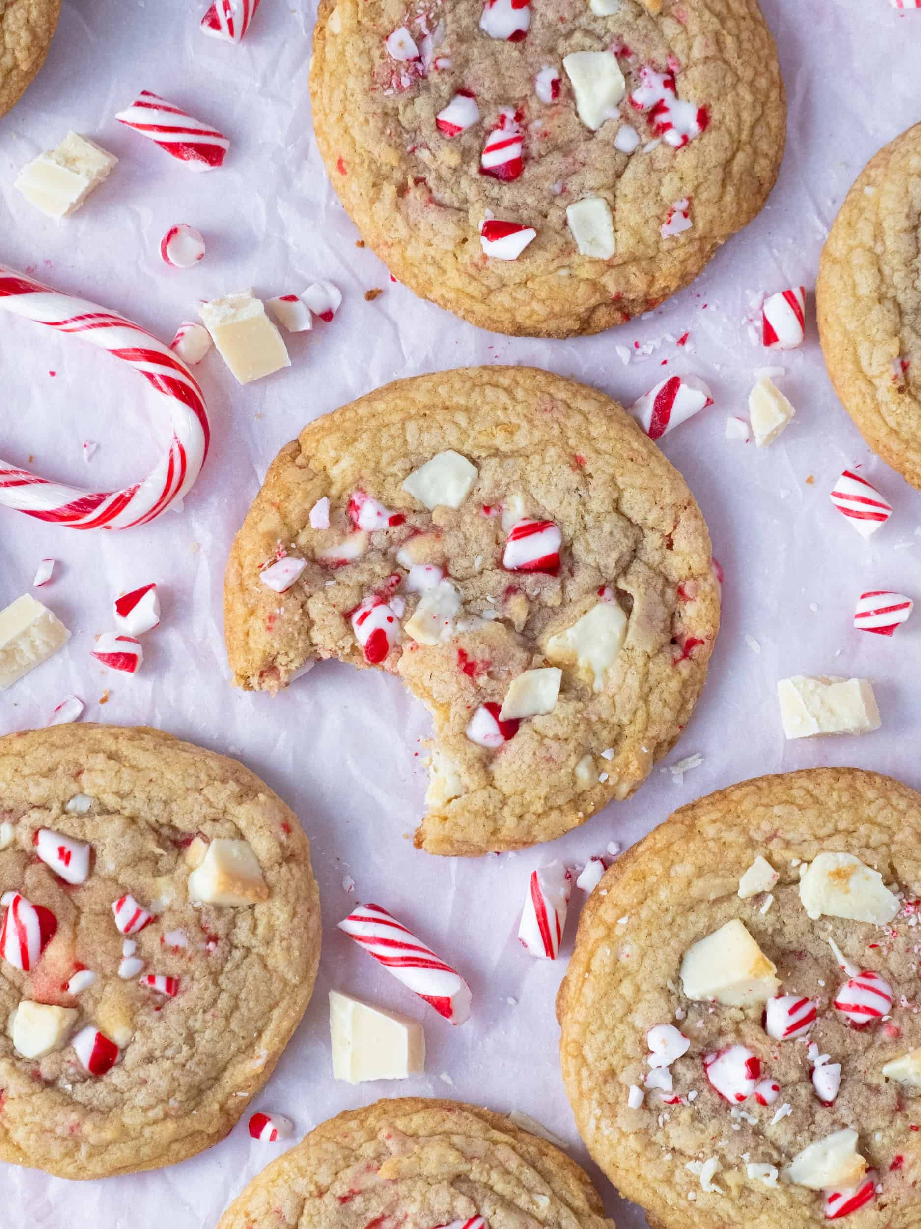 https://cremedelacombe.com/wp-content/uploads/2021/12/White-Chocolate-Candy-Cane-Cookies-5-2.jpg