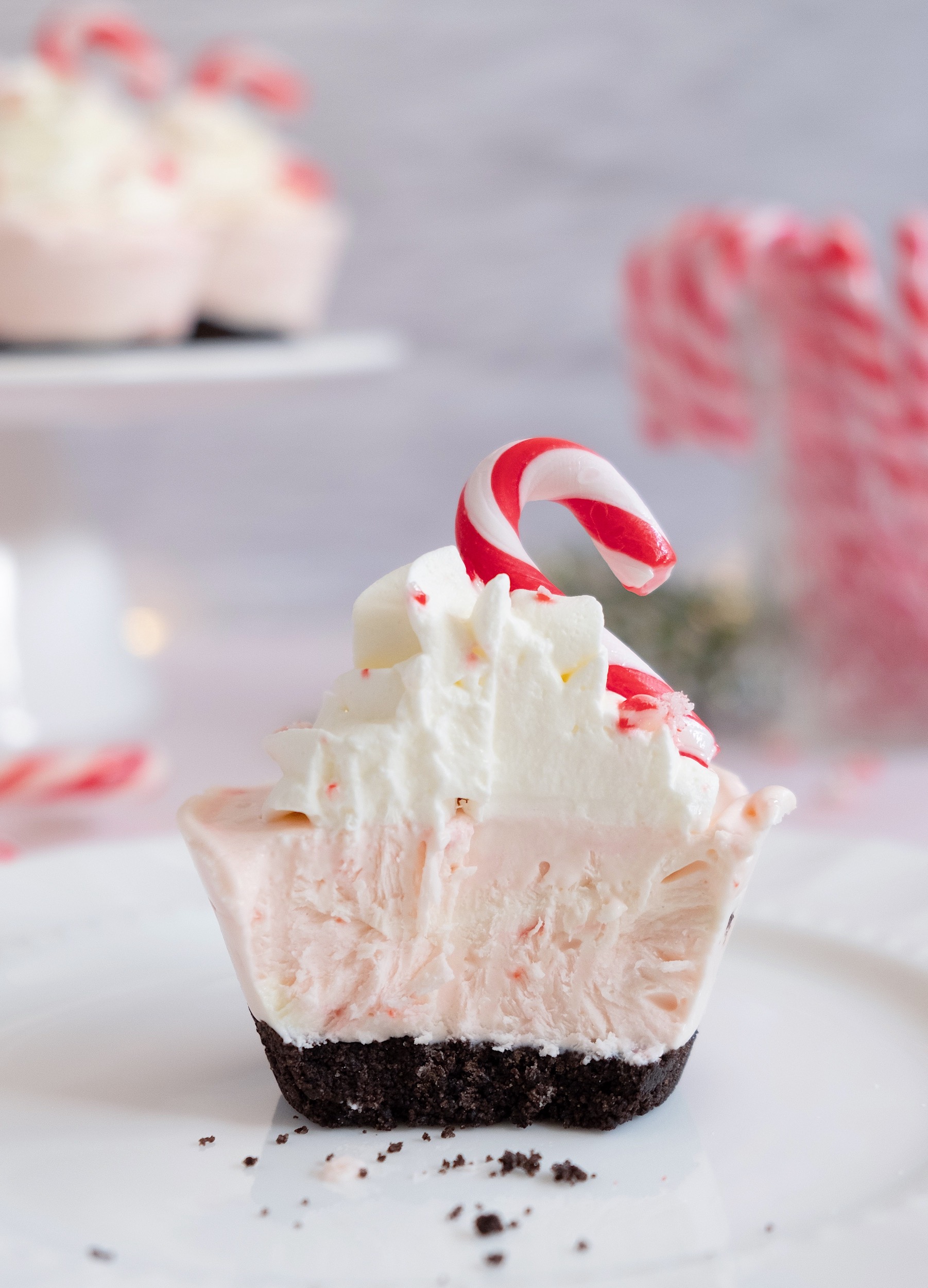 https://cremedelacombe.com/wp-content/uploads/2022/12/No-Bake-Candy-Cane-Cheesecakes-1.jpg